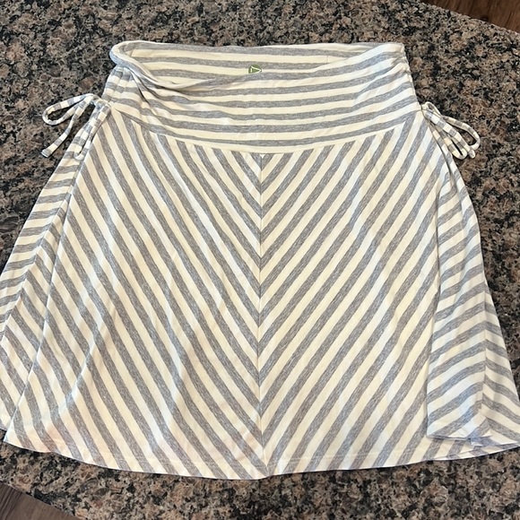 Dakini Dresses & Skirts - Dakini knit skirt, size M